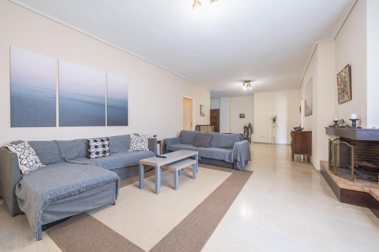 Lovely & Spacious 2-Bedroom Rental Unit In Glifada 雅典 外观 照片