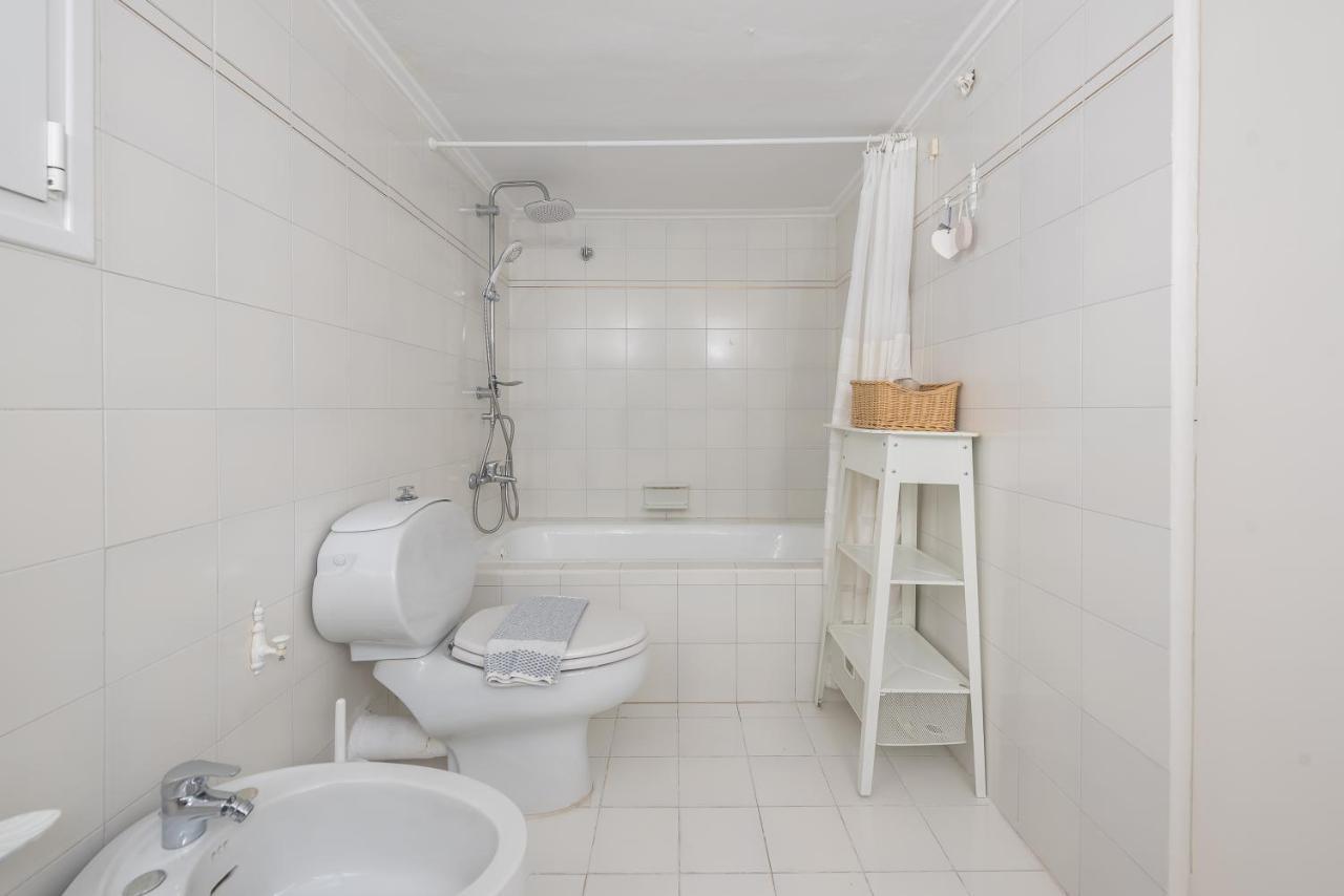 Lovely & Spacious 2-Bedroom Rental Unit In Glifada 雅典 外观 照片