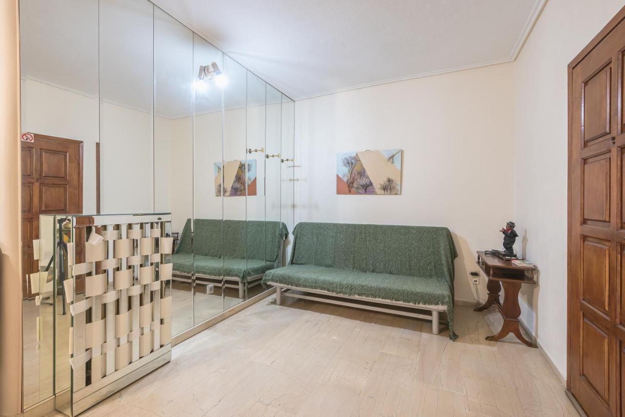 Lovely & Spacious 2-Bedroom Rental Unit In Glifada 雅典 外观 照片
